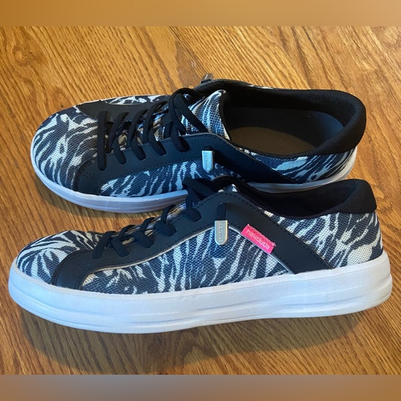 Hey Dude Karina Breeze Zebra Print Shoes Size 7 - Picture 2 of 4